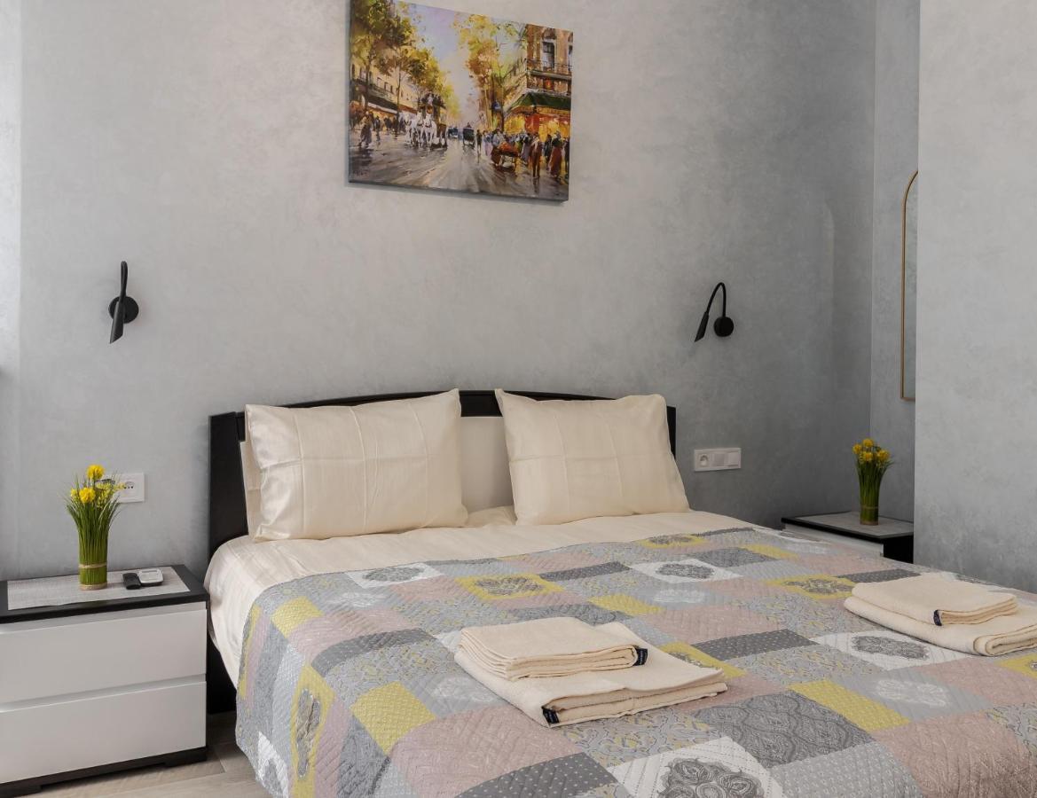 Golden Violin ! Apartments リヴィウ エクステリア 写真